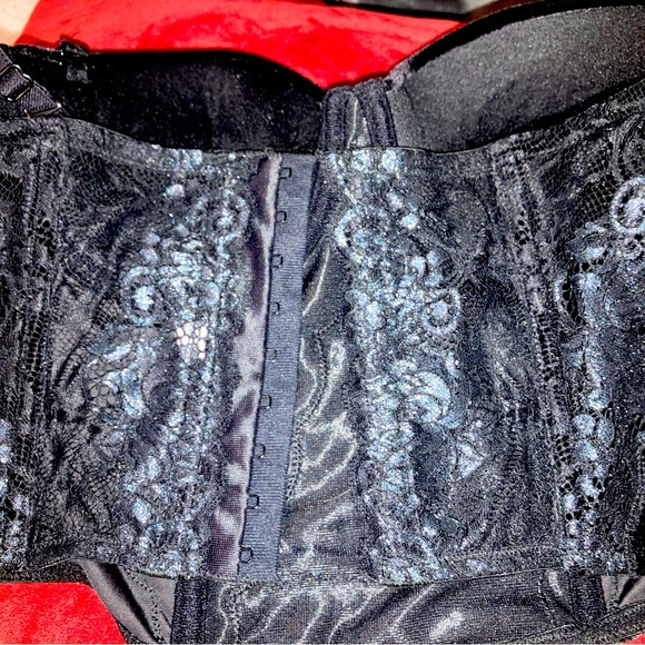VICTORIA SECRET CORSET TOP  SIze 36B - Picture 6 of 6